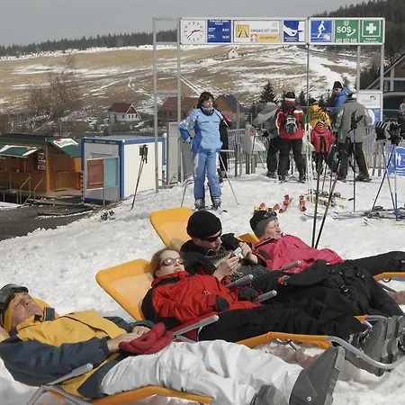 ホテル Horsky Arnica Loučná pod Klínovcem