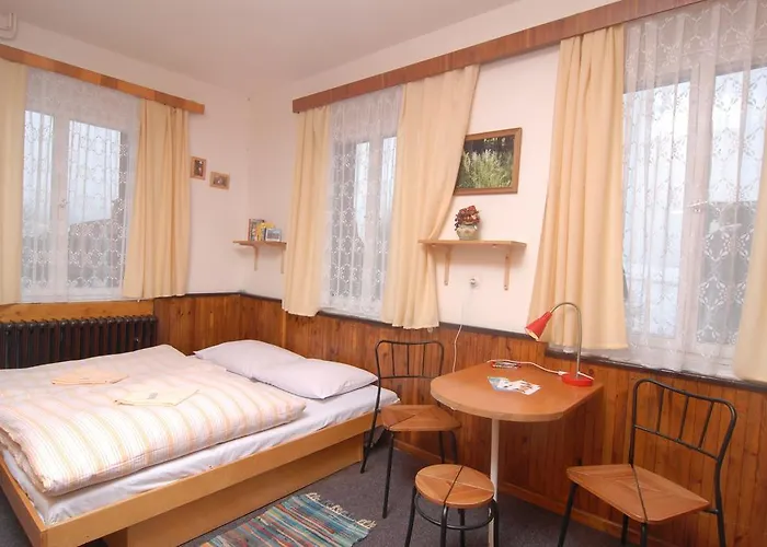 מלון Horsky Arnica Loučná pod Klínovcem